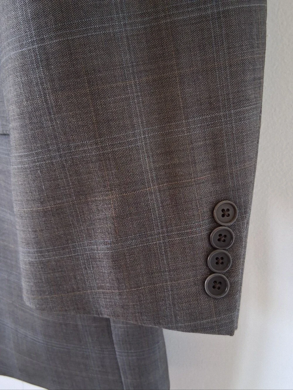 Perlis New Orleans Mens Suit 46T Gray Plaid Wool Two Button Canada Vintage